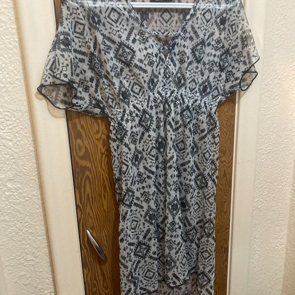 Beach cover up - Picture 5 of 9